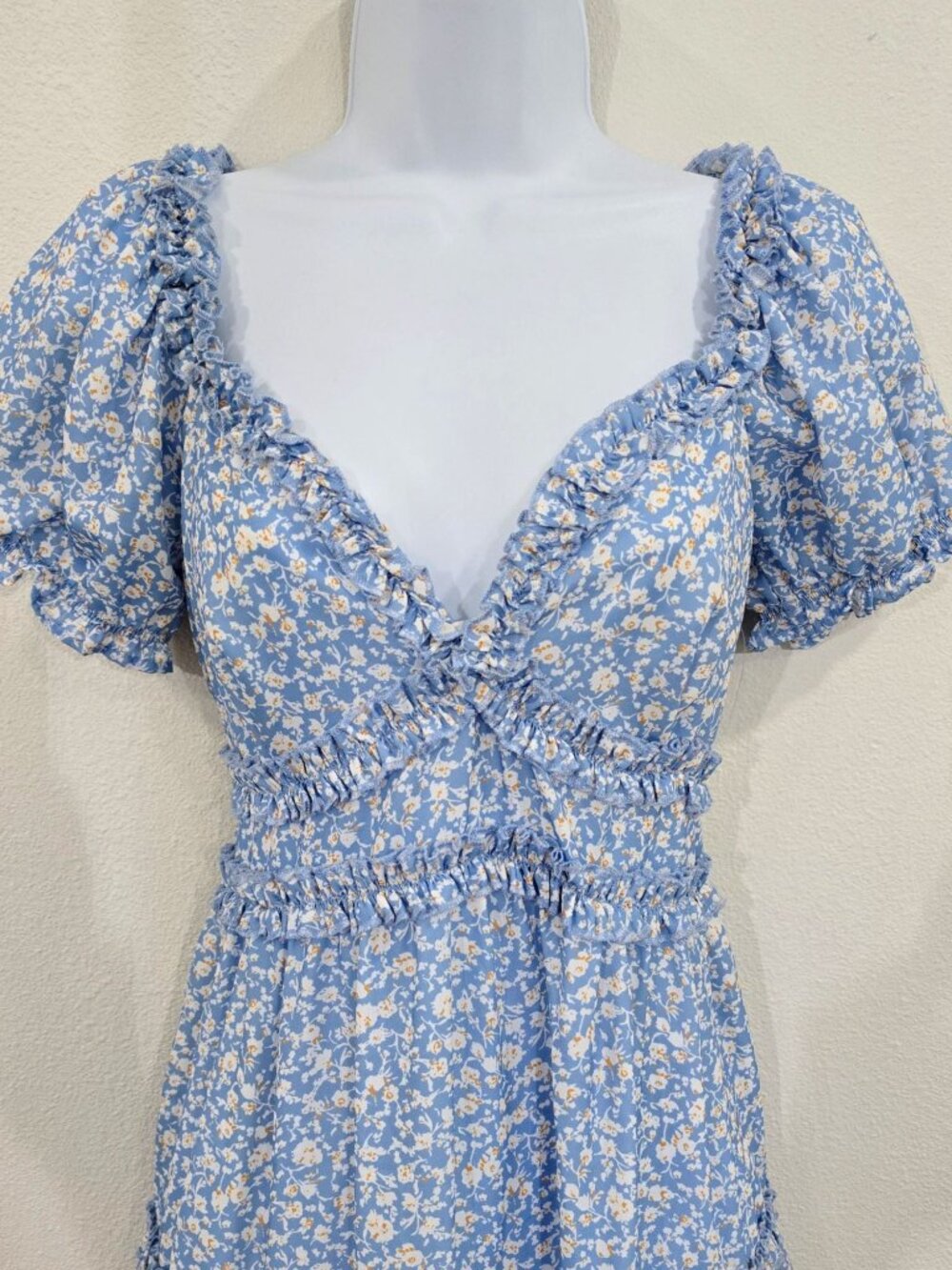 Windsor ✦ Blue Floral Ruffle Mini Dress ✦ Puff Sleeves V‑Neck Smocked Waist S - Picture 8 of 14